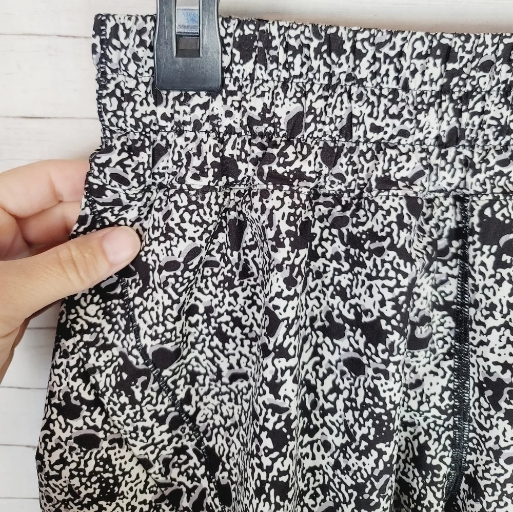 Lululemon Tracker Short V 4